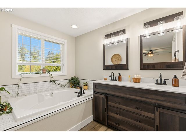 28021 Ne 176TH Pl, Battle Ground, WA 98604
