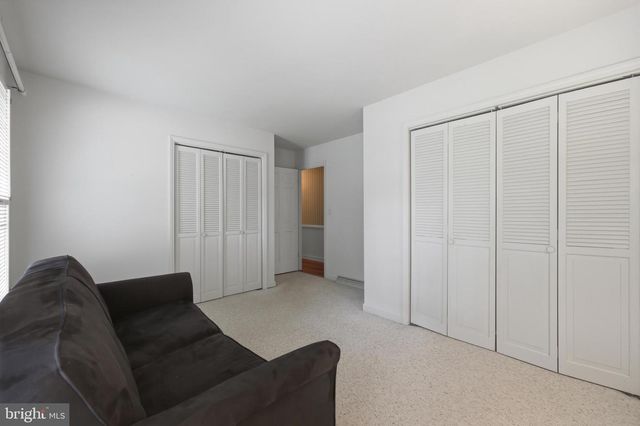 202 TOPFLITE DR, Martinsburg, WV 25403