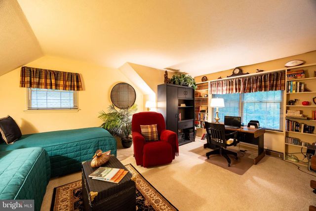 202 TOPFLITE DR, Martinsburg, WV 25403