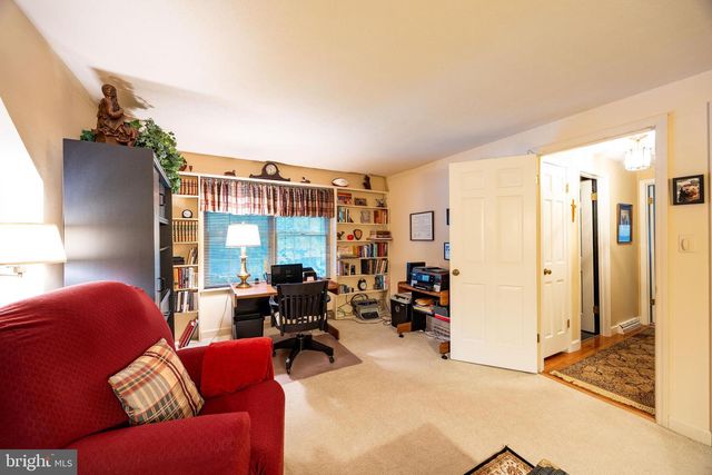 202 TOPFLITE DR, Martinsburg, WV 25403