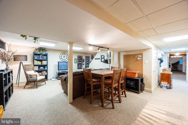 202 TOPFLITE DR, Martinsburg, WV 25403