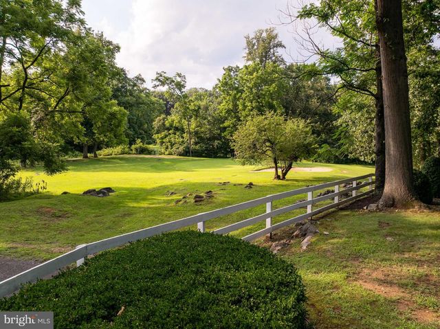 202 TOPFLITE DR, Martinsburg, WV 25403