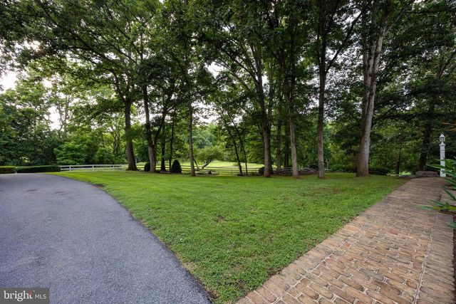 202 TOPFLITE DR, Martinsburg, WV 25403