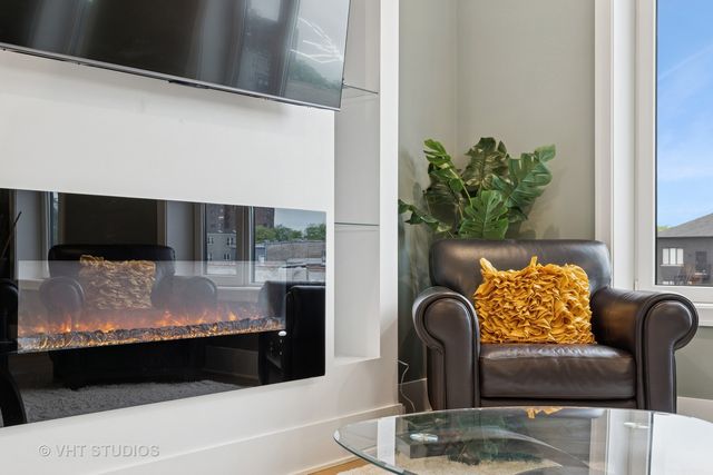 4816 S St. Lawrence Avenue 302, Chicago, IL 60615