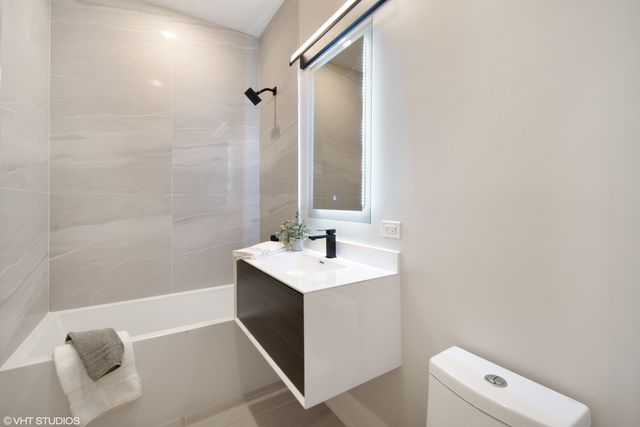 4816 S St. Lawrence Avenue 302, Chicago, IL 60615