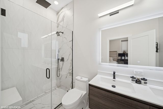 4816 S St. Lawrence Avenue 302, Chicago, IL 60615