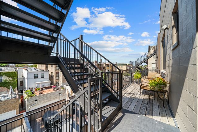 4816 S St. Lawrence Avenue 302, Chicago, IL 60615