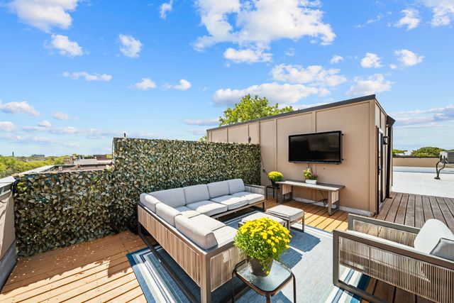 4816 S St. Lawrence Avenue 302, Chicago, IL 60615