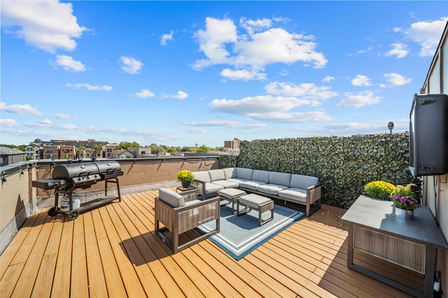 4816 S St. Lawrence Avenue 302, Chicago, IL 60615