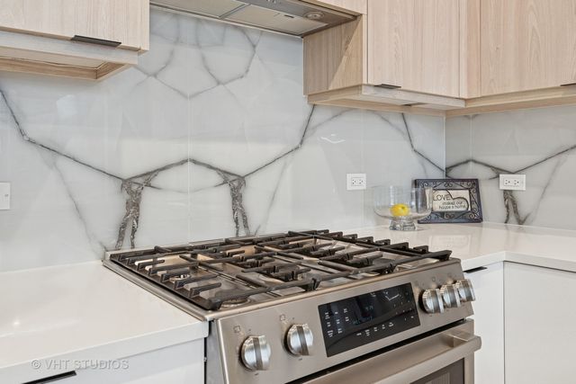 4816 S St. Lawrence Avenue 302, Chicago, IL 60615