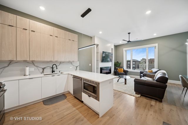 4816 S St. Lawrence Avenue 302, Chicago, IL 60615