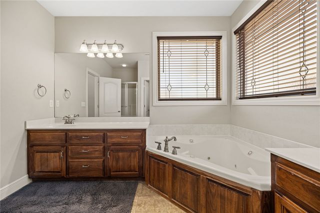 3956 Chevalier Avenue, Springdale, AR 72762