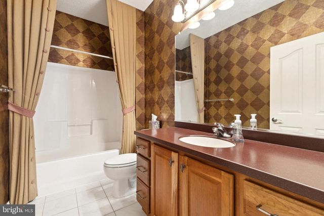 136 HAWTHORNE GREENE CIR, La Plata, MD 20646