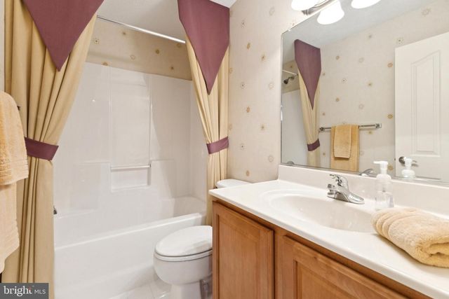 136 HAWTHORNE GREENE CIR, La Plata, MD 20646