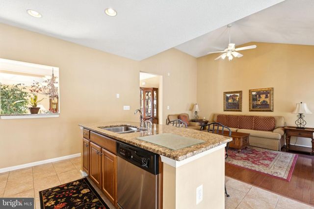 136 HAWTHORNE GREENE CIR, La Plata, MD 20646