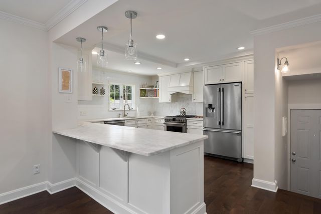 1068 W 2nd Avenue, Columbus, OH 43212