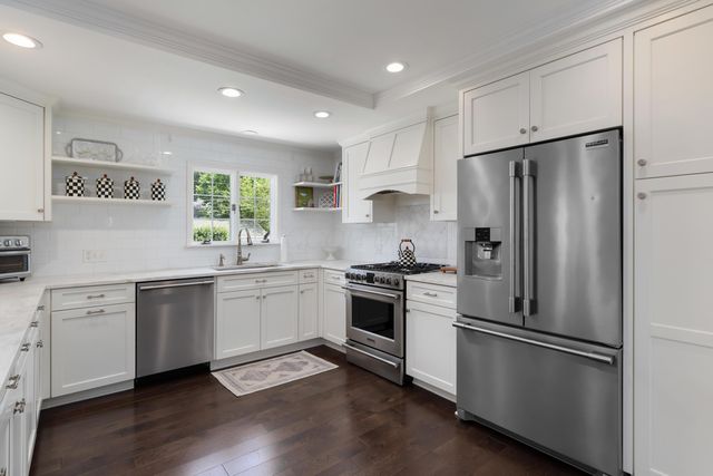 1068 W 2nd Avenue, Columbus, OH 43212