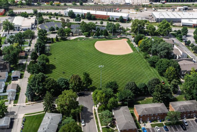 1068 W 2nd Avenue, Columbus, OH 43212