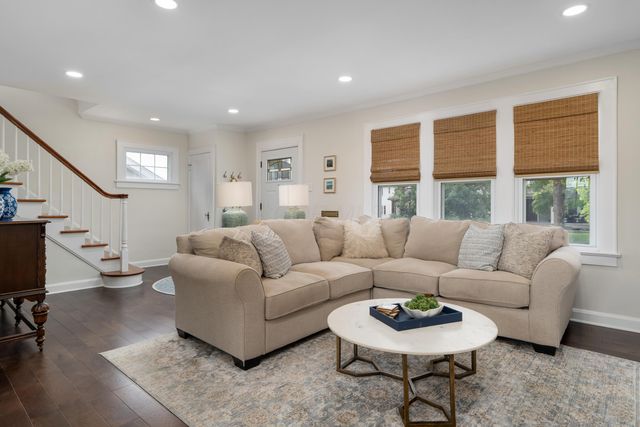 1068 W 2nd Avenue, Columbus, OH 43212