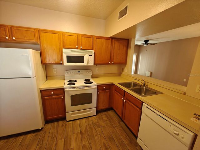 6022 PORTSDALE PLACE 102, Riverview, FL 33578