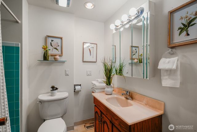 8408 191st Street SW, Edmonds, WA 98026