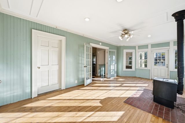 23 Montague St, Worcester, MA 01603