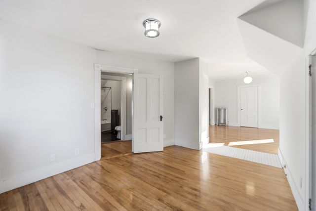 23 Montague St, Worcester, MA 01603