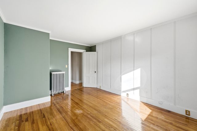 23 Montague St, Worcester, MA 01603