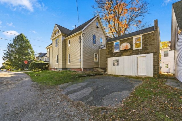 23 Montague St, Worcester, MA 01603