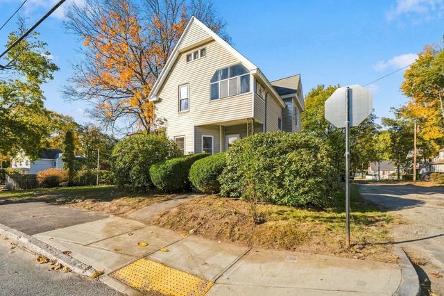23 Montague St, Worcester, MA 01603