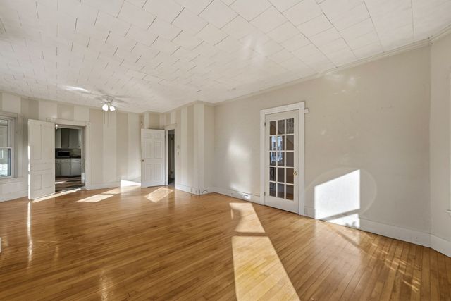 23 Montague St, Worcester, MA 01603