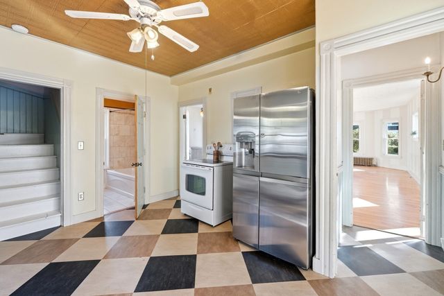 23 Montague St, Worcester, MA 01603