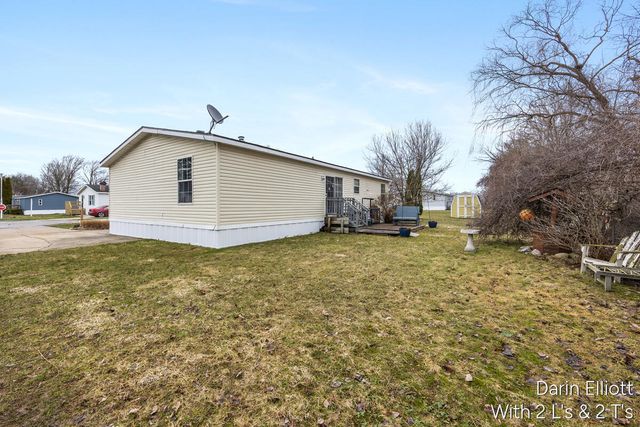 280 W Scarlet Oak Drive, Coopersville, MI 49404