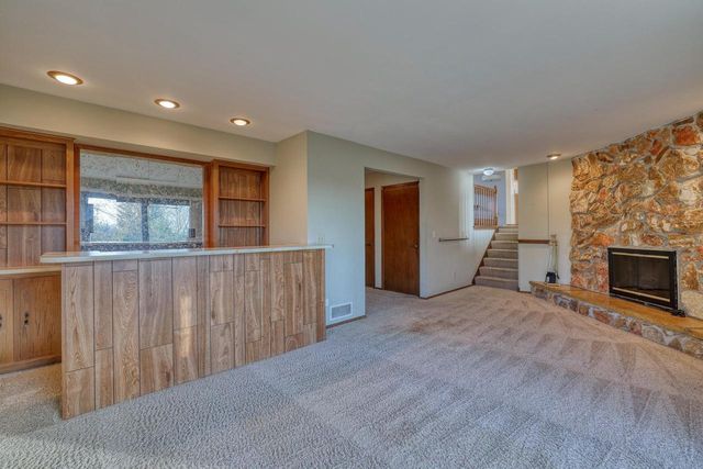 1545 Constitution DRIVE, Brookfield, WI 53045