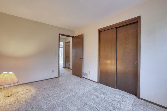 1545 Constitution DRIVE, Brookfield, WI 53045