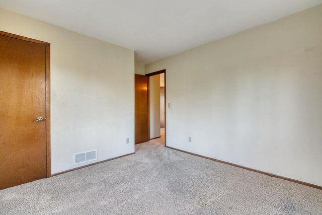 1545 Constitution DRIVE, Brookfield, WI 53045