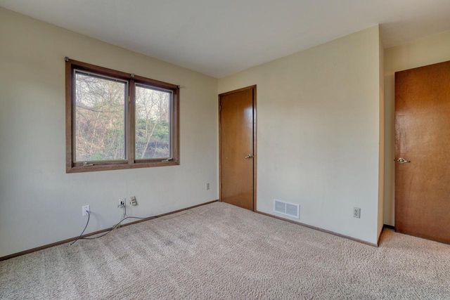 1545 Constitution DRIVE, Brookfield, WI 53045