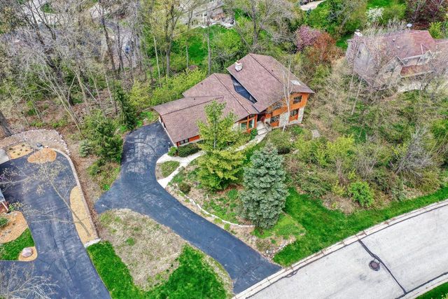 1545 Constitution DRIVE, Brookfield, WI 53045