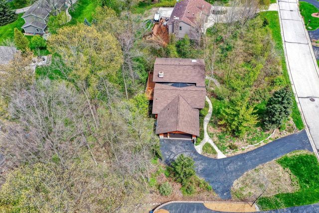 1545 Constitution DRIVE, Brookfield, WI 53045