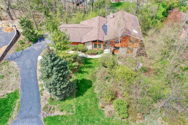 1545 Constitution DRIVE, Brookfield, WI 53045