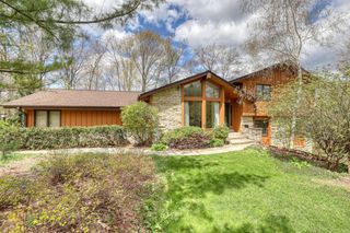 1545 Constitution DRIVE, Brookfield, WI 53045