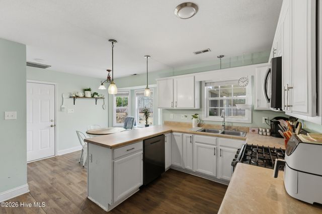 504 Compass Court, Sneads Ferry, NC 28460