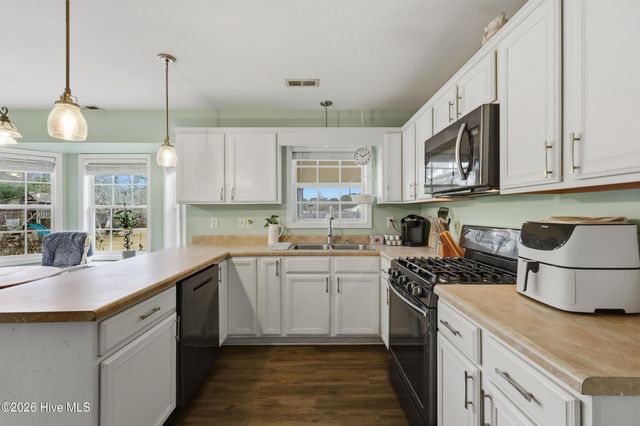 504 Compass Court, Sneads Ferry, NC 28460