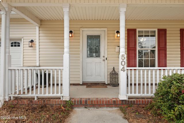 504 Compass Court, Sneads Ferry, NC 28460