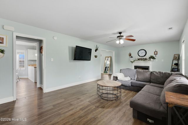 504 Compass Court, Sneads Ferry, NC 28460