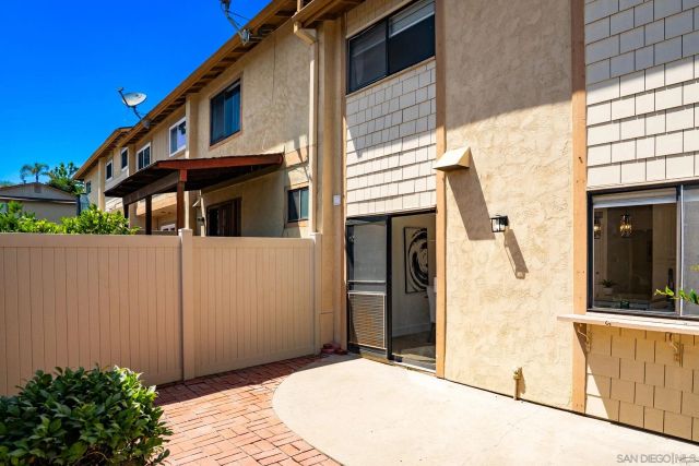 5800 Lake Murray Blvd 11, La Mesa, CA 91942
