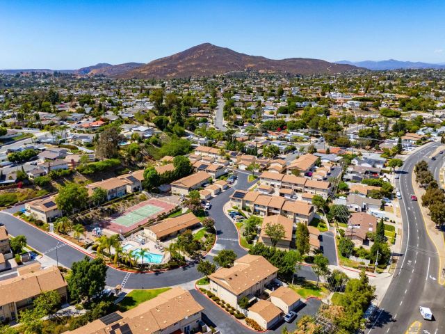 5800 Lake Murray Blvd 11, La Mesa, CA 91942
