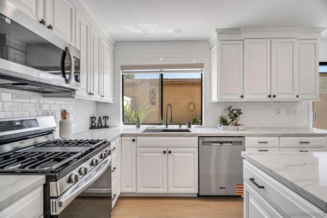 5800 Lake Murray Blvd 11, La Mesa, CA 91942
