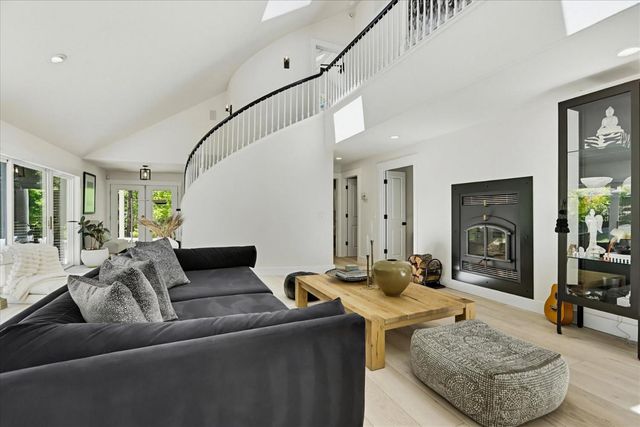 14381 Sunrock Rd, Nevada City, CA 95959