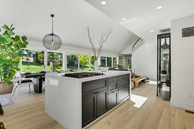 14381 Sunrock Rd, Nevada City, CA 95959